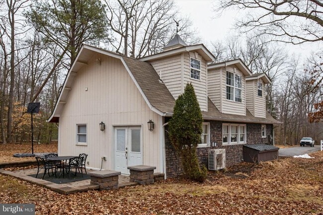 Building Photo - 6605 Ellenwood Dr