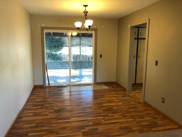 Photo - 131 Sherwood Cir