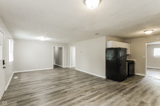 Photo - 2008 N Bazil Ave