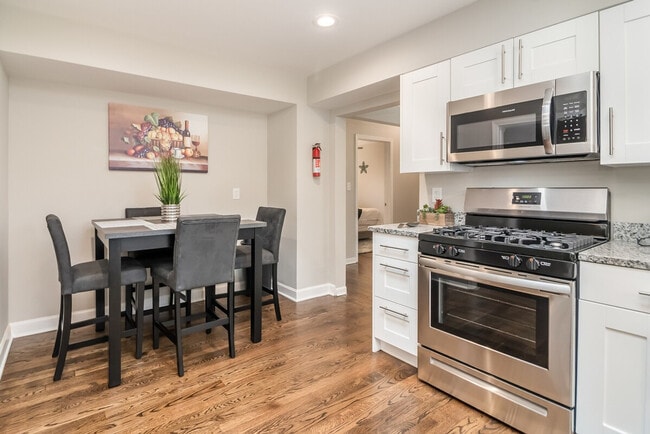 Photo - 649 Edgebrook Terrace Unit SI ID1285083P