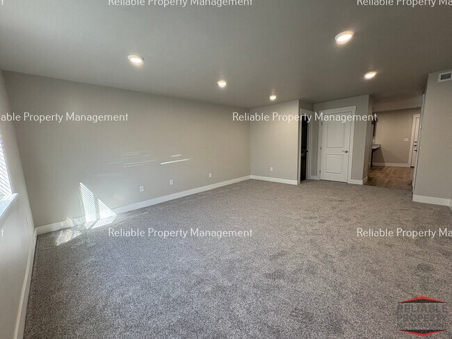 Photo - 2015 Lawrence Ln