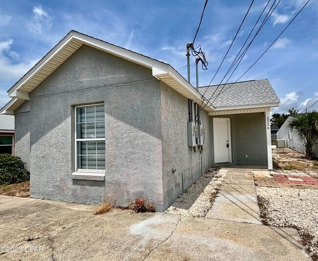 Building Photo - 5526 Sunset Ave Rental