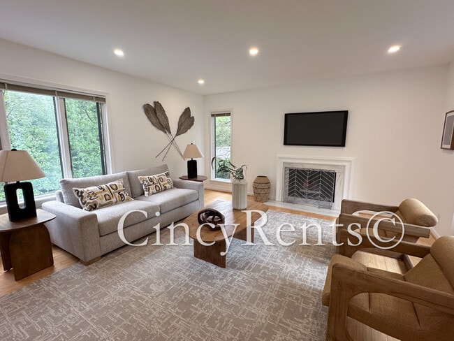 Photo - 7716 Creekwood Ln