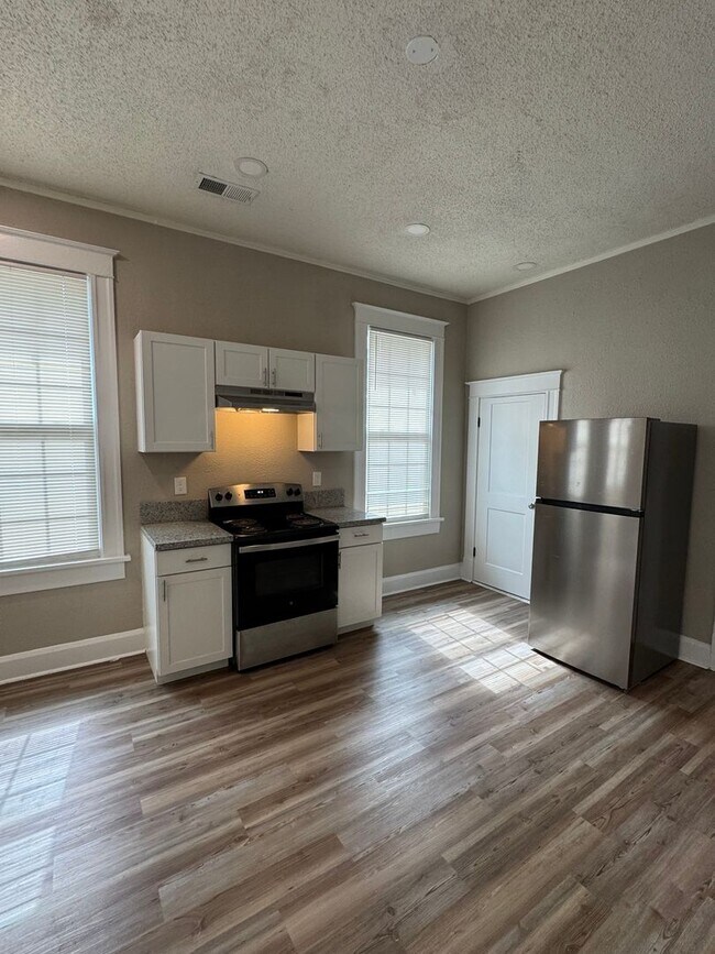 Photo - Newly Renovated Cozy & Convenient