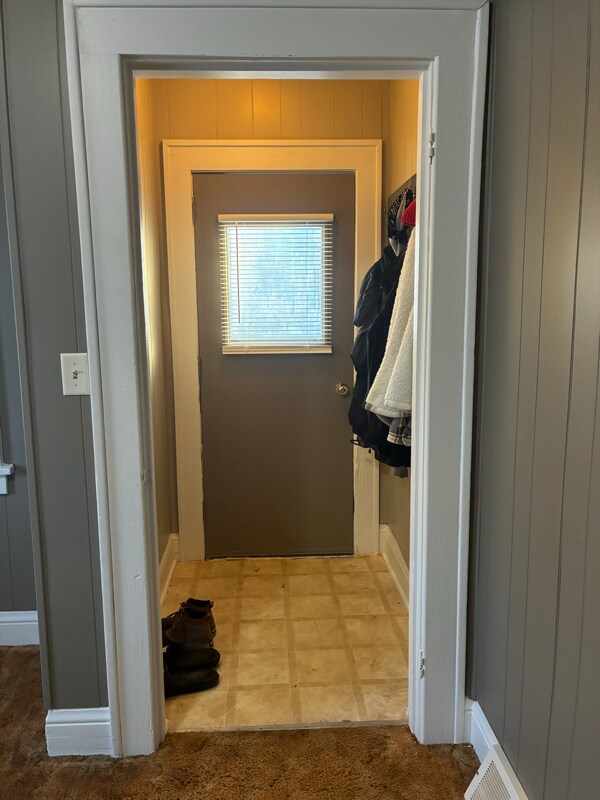 Photo - 305 E Meade Ct