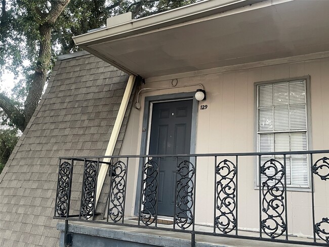 Building Photo - 5550 N Braeswood Blvd Unit 129
