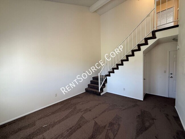 Photo - 44545 16th St E