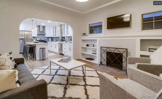 Photo - 4383 Central Ave