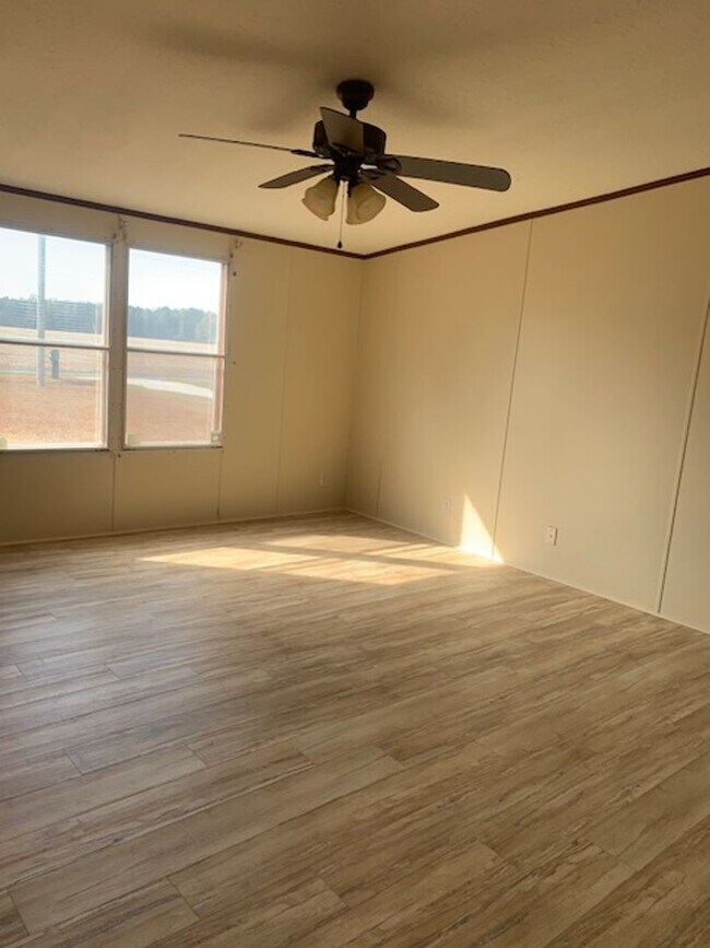 4Bedroom 2Bath DoubleWide Mobile Home House Rental in Lumberton