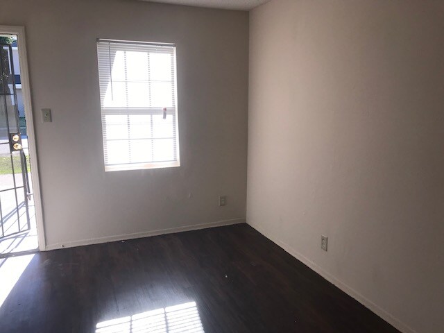 Photo - 707 Hall St