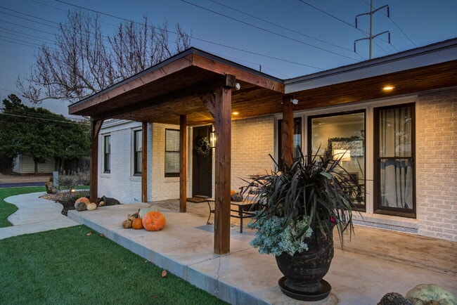 Photo - 3001 32nd St