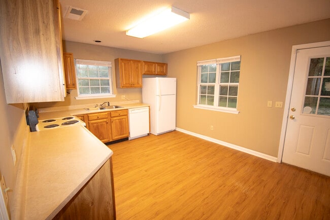 Photo - 1610 Drayton Ln