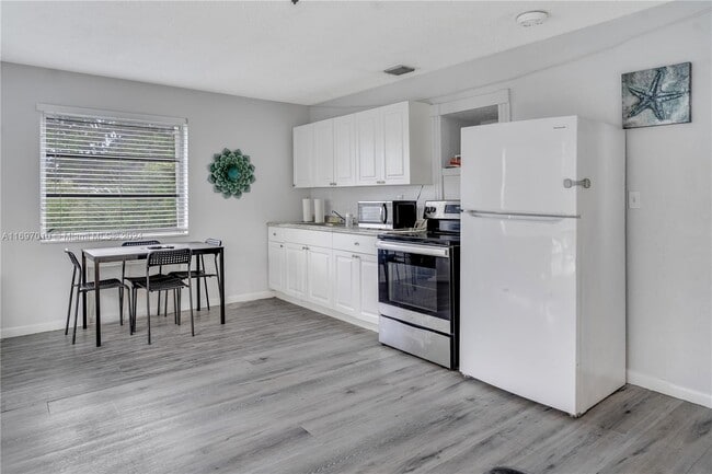 Photo - 141 McArthur Pky Unit #2 UPDATED