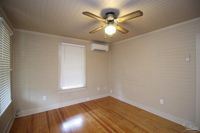 Photo - 3102 E De Soto St