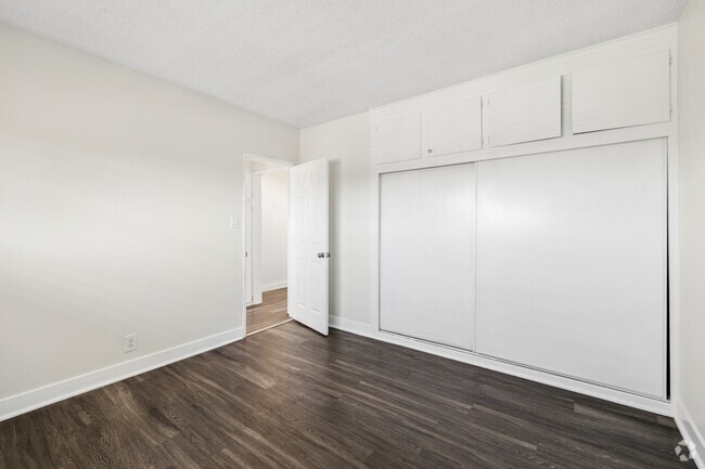 1BR, 1BA - 548SF - Bedroom