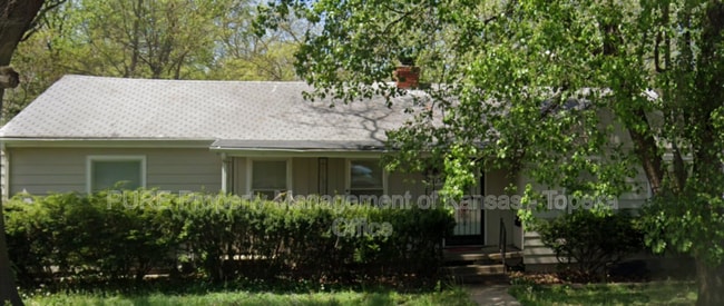 Building Photo - 2215 SE Kentucky Ave