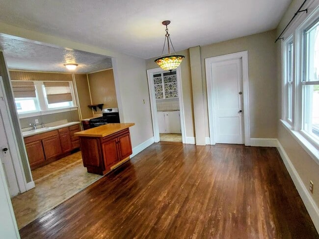 Photo - Three bedroom one bathroom home for rent