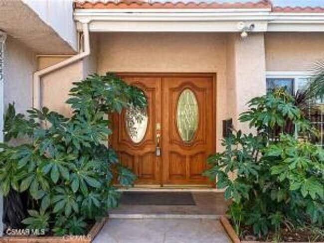 Beautiful 5-Bedroom Home in Westlake Village - Beautiful 5-Bedroom Home in Westlake Village