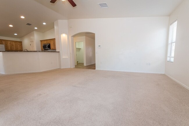 Photo - Great Open Floor Plan 3 Bedroom, 2 Bath, Central A/C - Holiday Subdivsion w/Cubhouse & Pool!