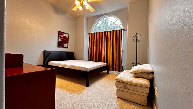 Photo - 3210 Jordan Dr Unit Blue Room