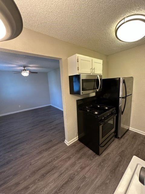 Photo - 2401 Manor Rd