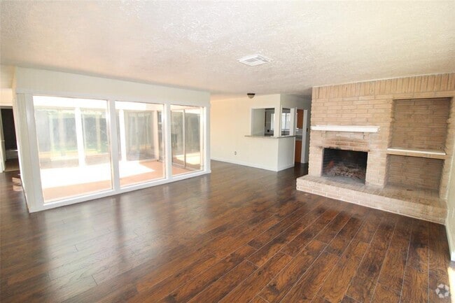 Building Photo - 10402 Gulfstream Ln Rental