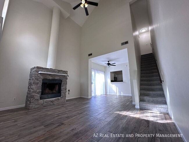 Photo - 1126 W Elliot Rd