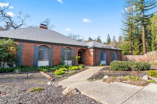 Photo - 138 Virginia Ct