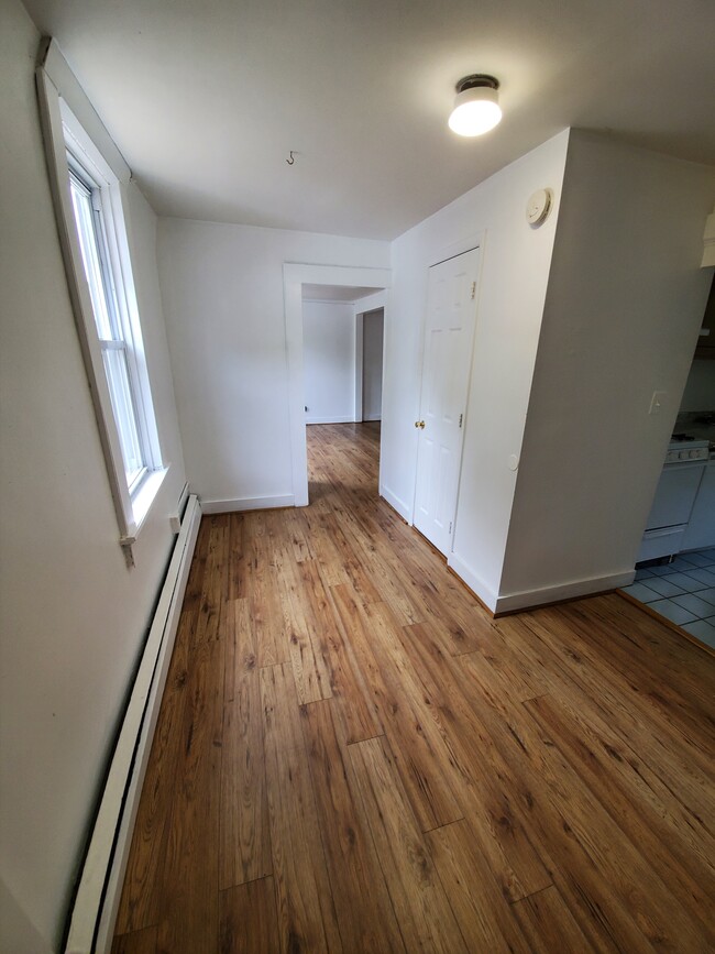 145 King George St