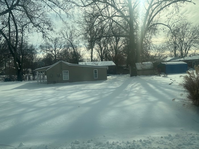 Photo - 3 bedroom 1 bath section 8 and market rent