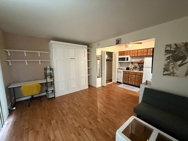 Photo - Studio with Parking Included Available Furnished Close to Transportation