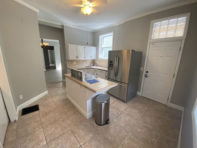 Building Photo - 6 Bed/2.5 Bath Mins. From UC $700/pp ($4,200/mo)!