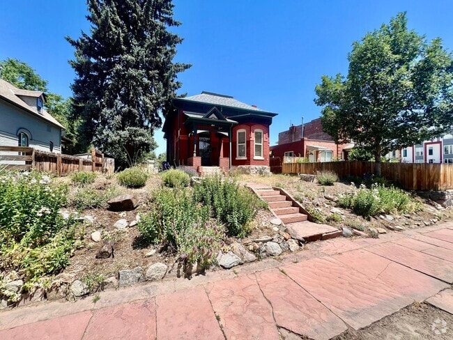 Building Photo - Victorian Charm in Jefferson Park Rental