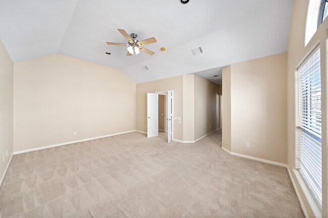 Photo - 2406 Calumet St