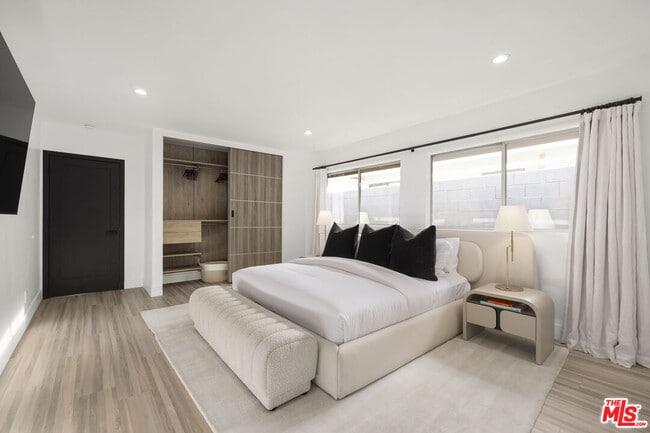 Photo - 9289 Swallow Dr