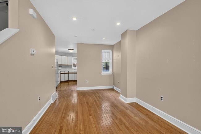 Photo - 2645 Bainbridge St