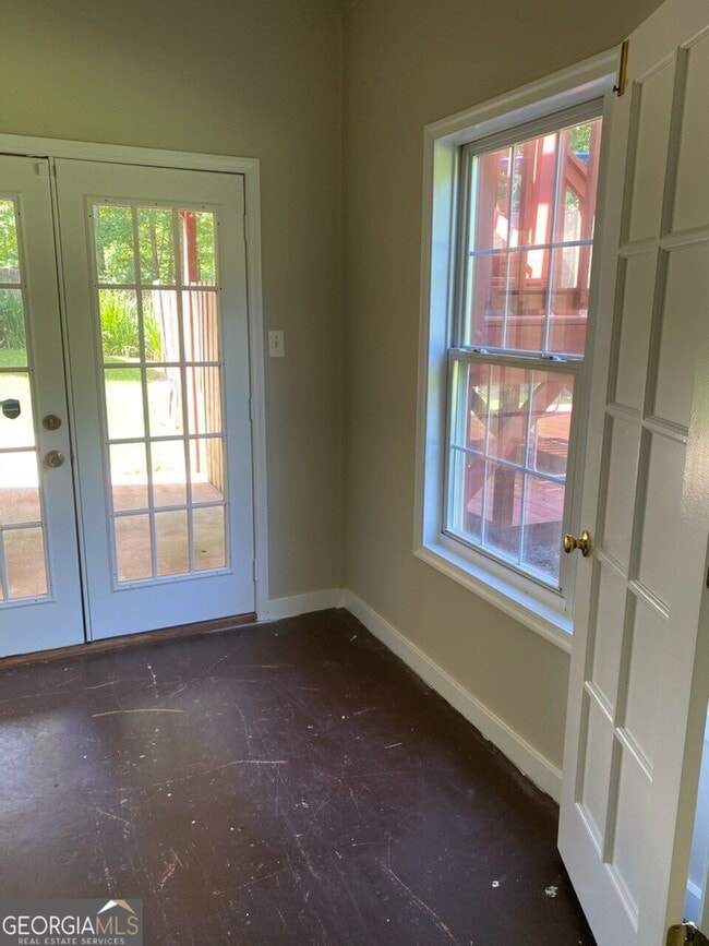 6170 Devonshire Dr Unit (BASEMENT APT)