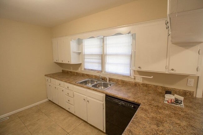 Photo - 2309 Highland Dr