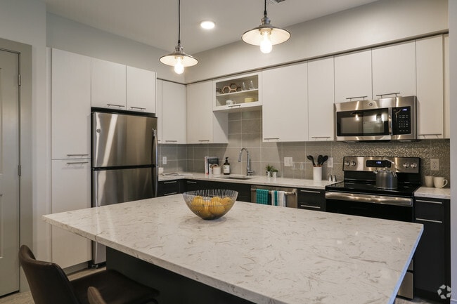 1 BR 1 Bath / 777 sf - Kitchen