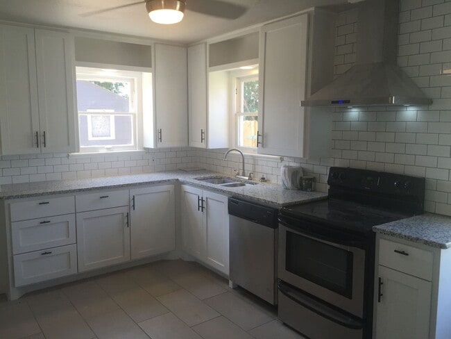 Photo - 2805 33rd St Unit Front