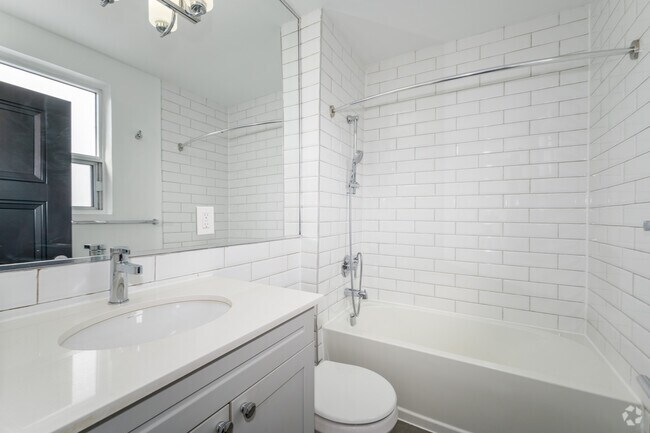 1BR, 1BA - 750SF - Bathroom