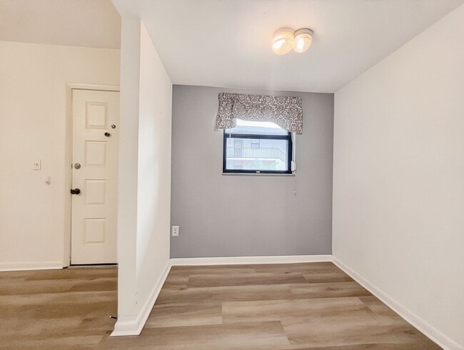 Photo - 2 bed 2 bath annual rental *** First floor condo *** Kings Lake Community