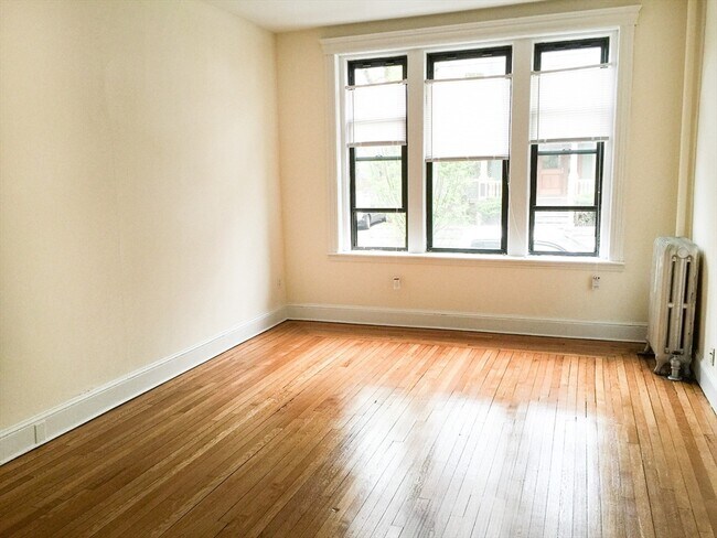 184 Naples Rd Unit 1