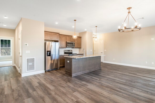 Building Photo - 500 Edgewater Cir Unit G Rental