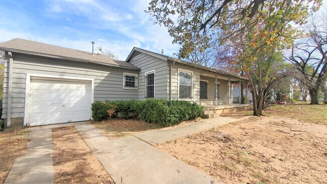 Photo - 4813 Old Mansfield Rd