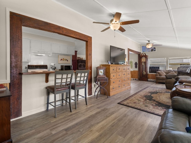 Photo - 209 Harris Dr