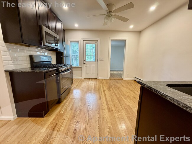 Photo - 17 Oxford St Unit #1