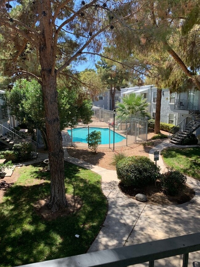 Photo - Very Nice 2bd/2ba Condo!! Gated Friendly C...