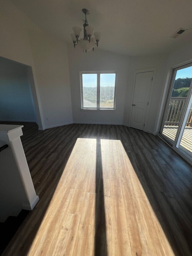 Photo - Beautiful 3 bedroom, 2 1/2 bath House with Ocean View!