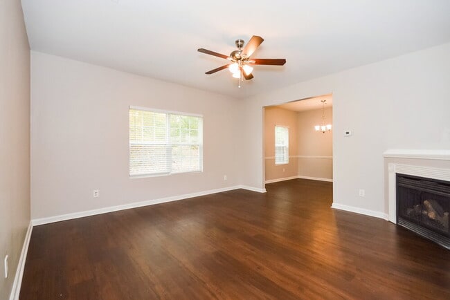 Photo - 5040 Pioneer Pkwy